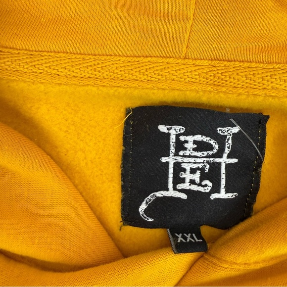 ED Hardy Men’s Size XXL yellow gold panther hoodie NWT - Picture 6 of 8